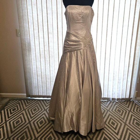 Golden Gate Bridal  Champagne Strapless Wedding Dress 16 - Picture 1 of 8